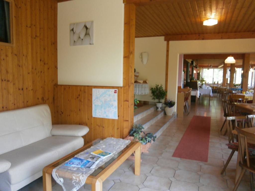 Ferienpension Garni Hubert Rigelnik Sankt Kanzian am Klopeiner See Buitenkant foto